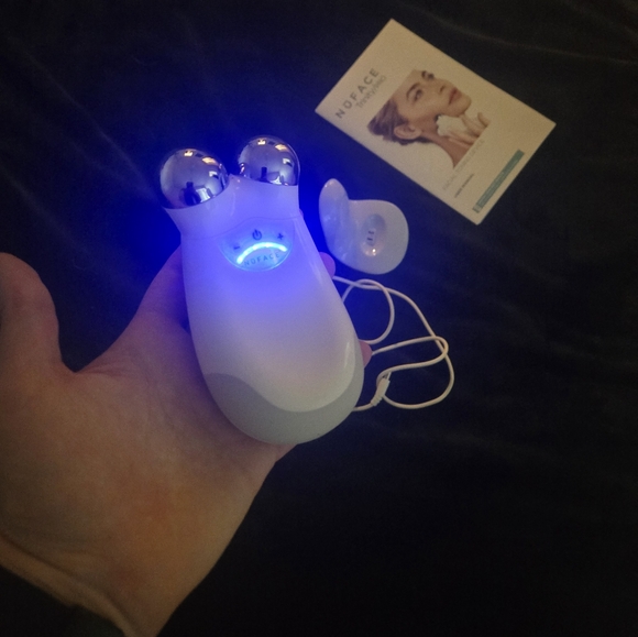 NuFace Trinity Pro Facial Toning Device - White and Silver - Picture 3 of 3